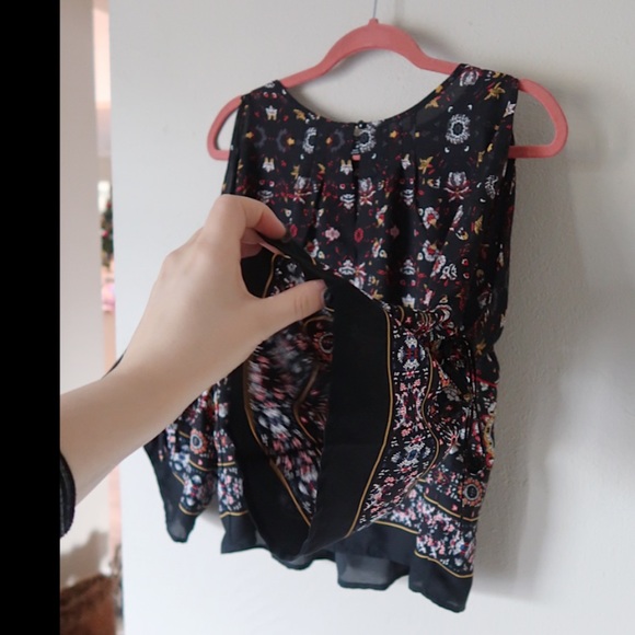 Boho Romeo&Juliet Couture bell sleeved flowy top - Picture 8 of 8